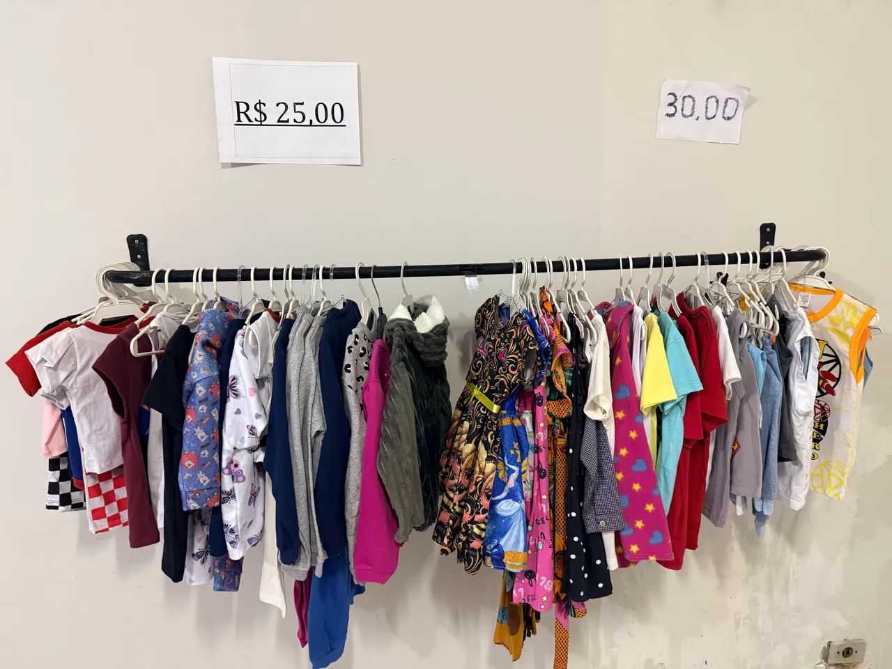 Estoque de loja roupa infantil  - Foto 2