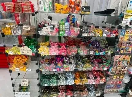 Vendo gôndolas de vidro / Chama p/ mais Detalhes - Foto 3