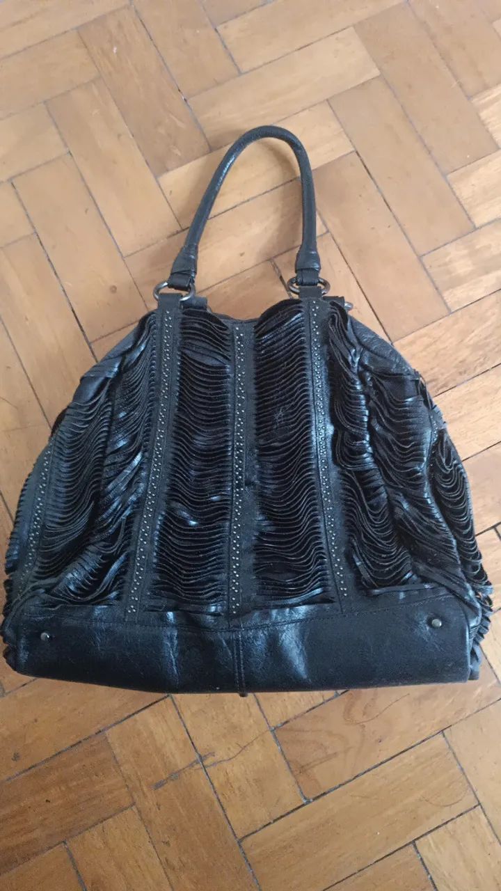 VENDO 26 BOLSAS AREZZO POUCO. USADAS - Foto 3