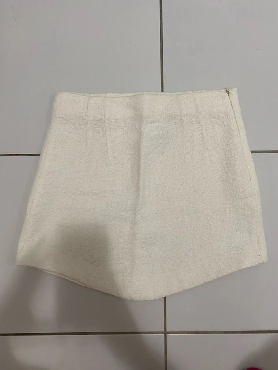 Mini saia off white da Zara