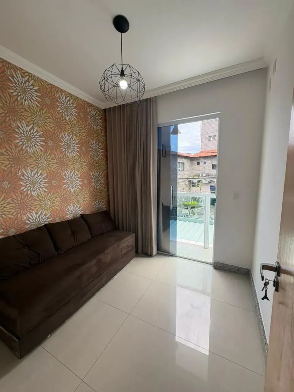 Casa Geminada duplex, entrada independente semi mobiliada - 03 quartos ( 01 com armários e - Foto 3