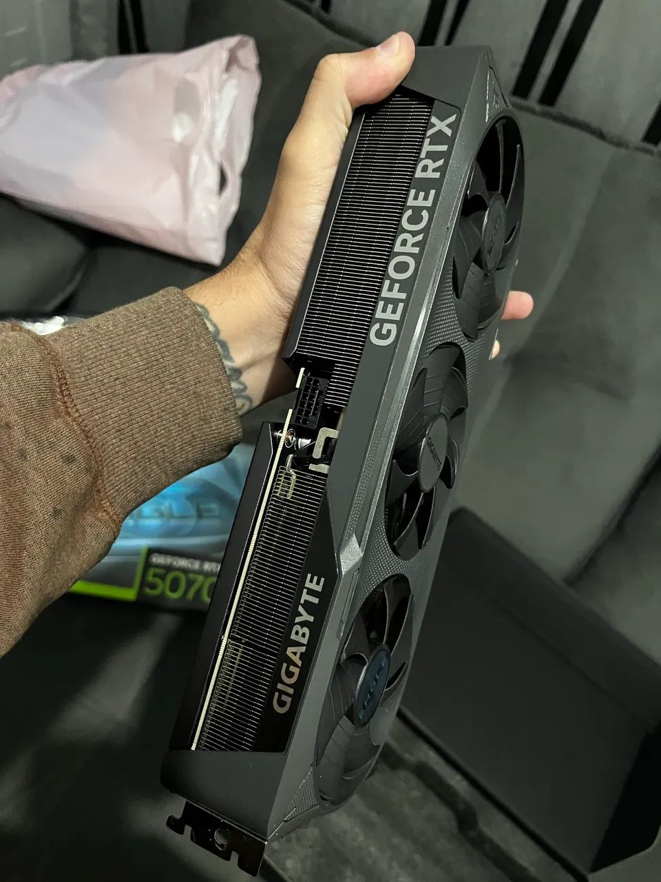 Rtx 5070 gigabyte eagle - Foto 3