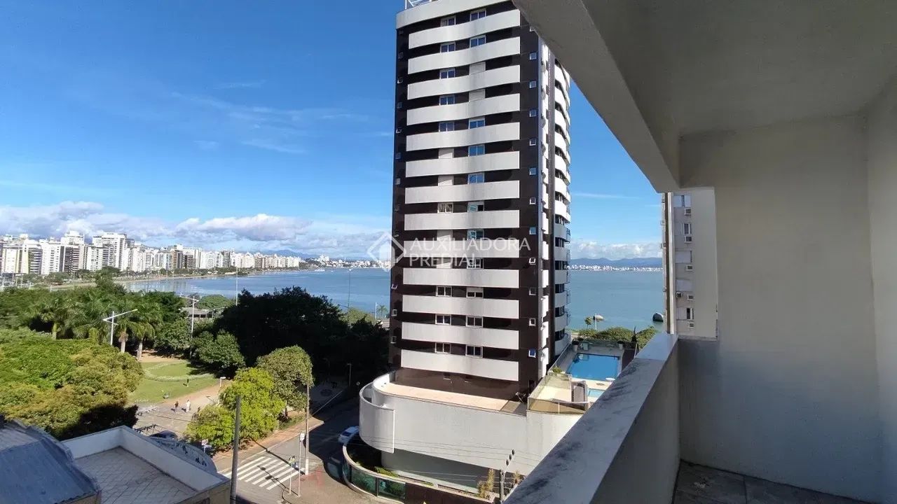 APARTAMENTO 4 DORMITÓRIOS SENDO 1 SUÍTE BEIRA MAR NORTE