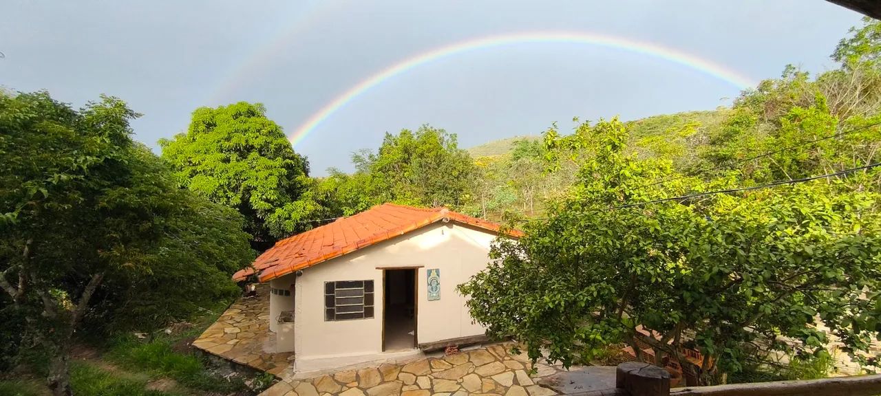 Alugo casa com 2 quartos. E 2 kitnet 