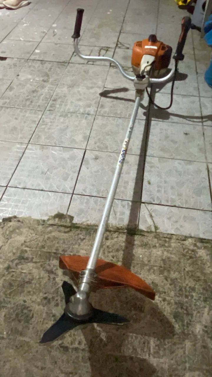 Roçadeira a gasolina 