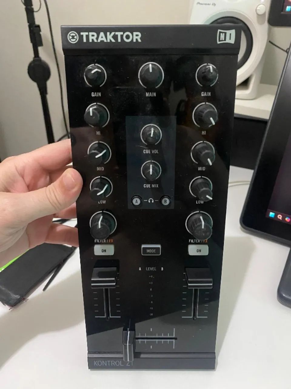Traktor Kontrol Z1
