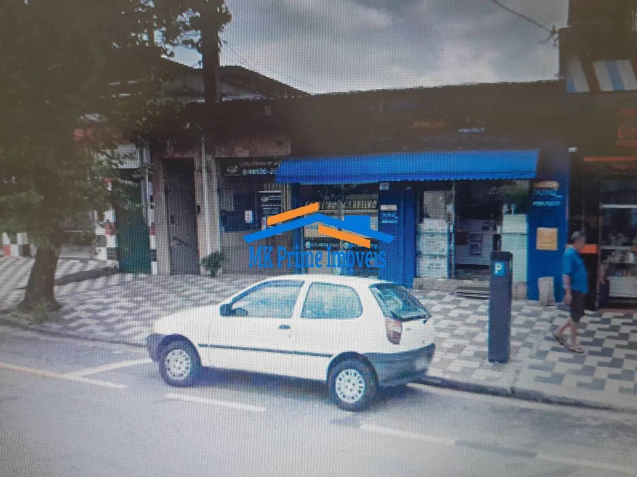 Prédio Comercial, em Avenida de Grande Movimento.