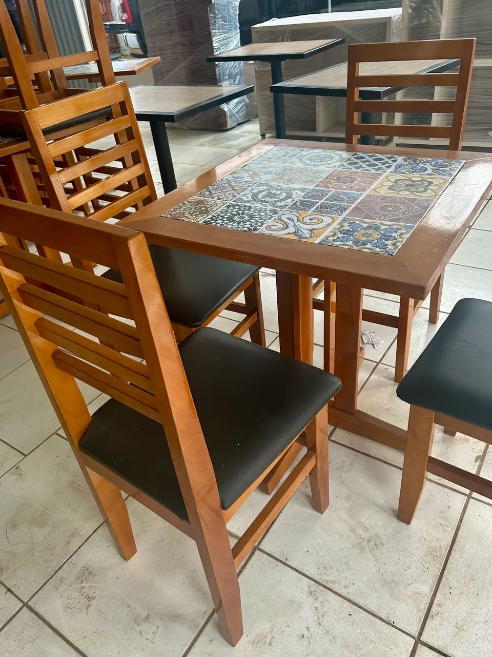 Mesas e cadeiras para residência, comércio bares e restaurantes - Foto 3