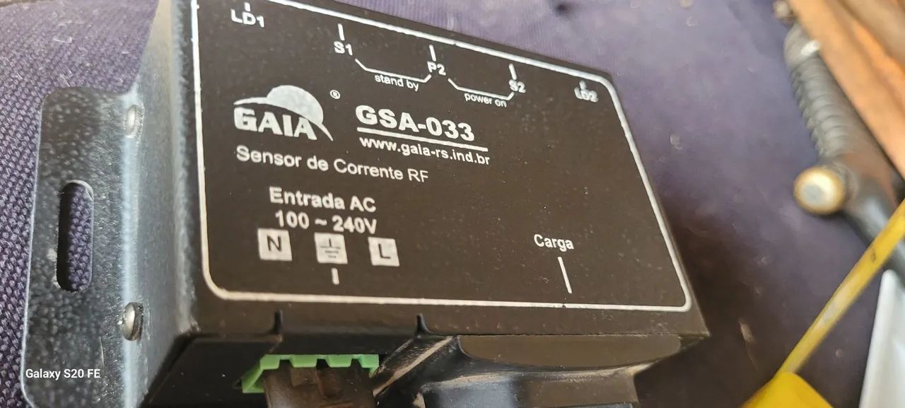 Tela de projeção eletrica Gaia 16:9 gbh 84 tencionada  - Foto 4