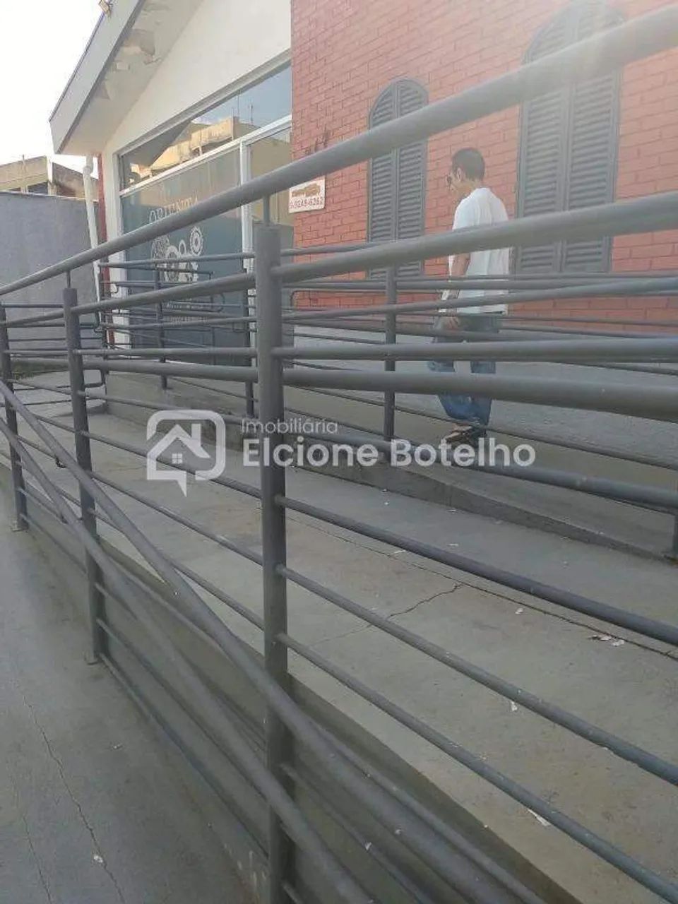 Casa Comercial para Aluguel com 5 Quartos no Bairro Cazeca, em Uberlândia - Foto 3