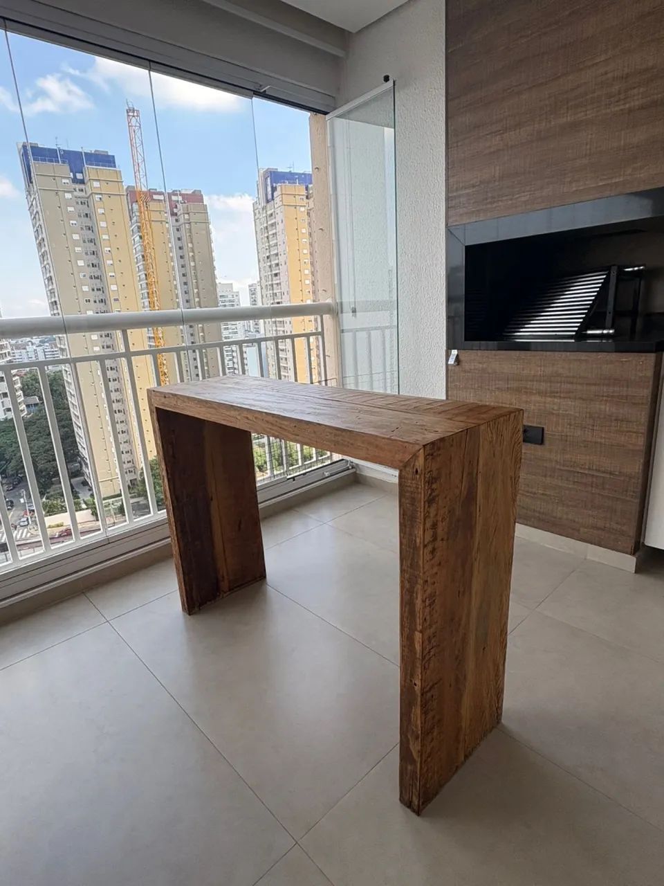 Conjunto Mesa de Madeira , Aparador e banco 