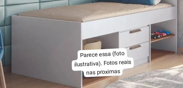 Cama de solteiro com 2 gavetas e 1 prateleira e espaço para uma mini comoda