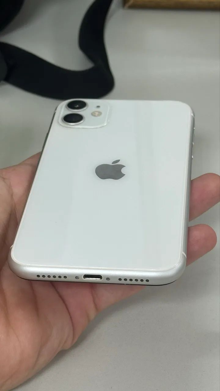 iPhone 11 - 64g - Novíssimo - Celulares e Smartphones
