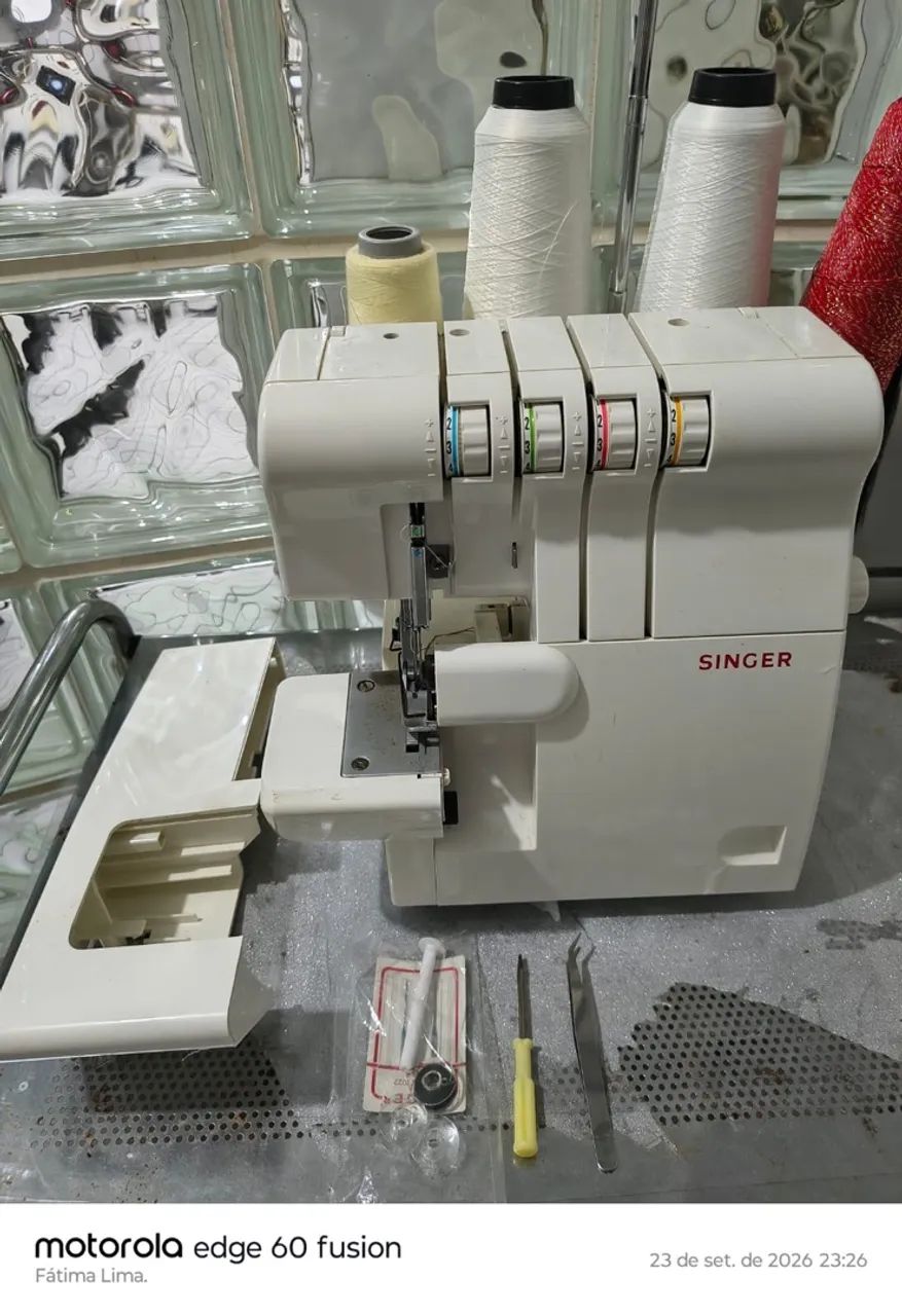 Máquina Overlock Singer - Foto 5