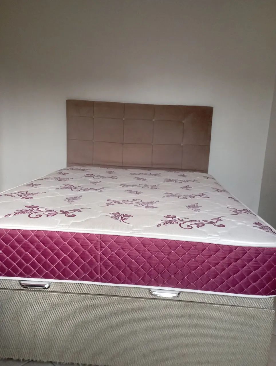 Vendo cama box casal (com baú) 800reais 