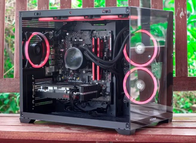 2600X - 16GB - RX 6600M - Foto 5