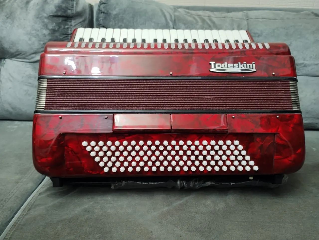 ACORDEON TODESKINI 120 BAIXOS NOVA ( PRATICAMENTE ZERO ) - Foto 3