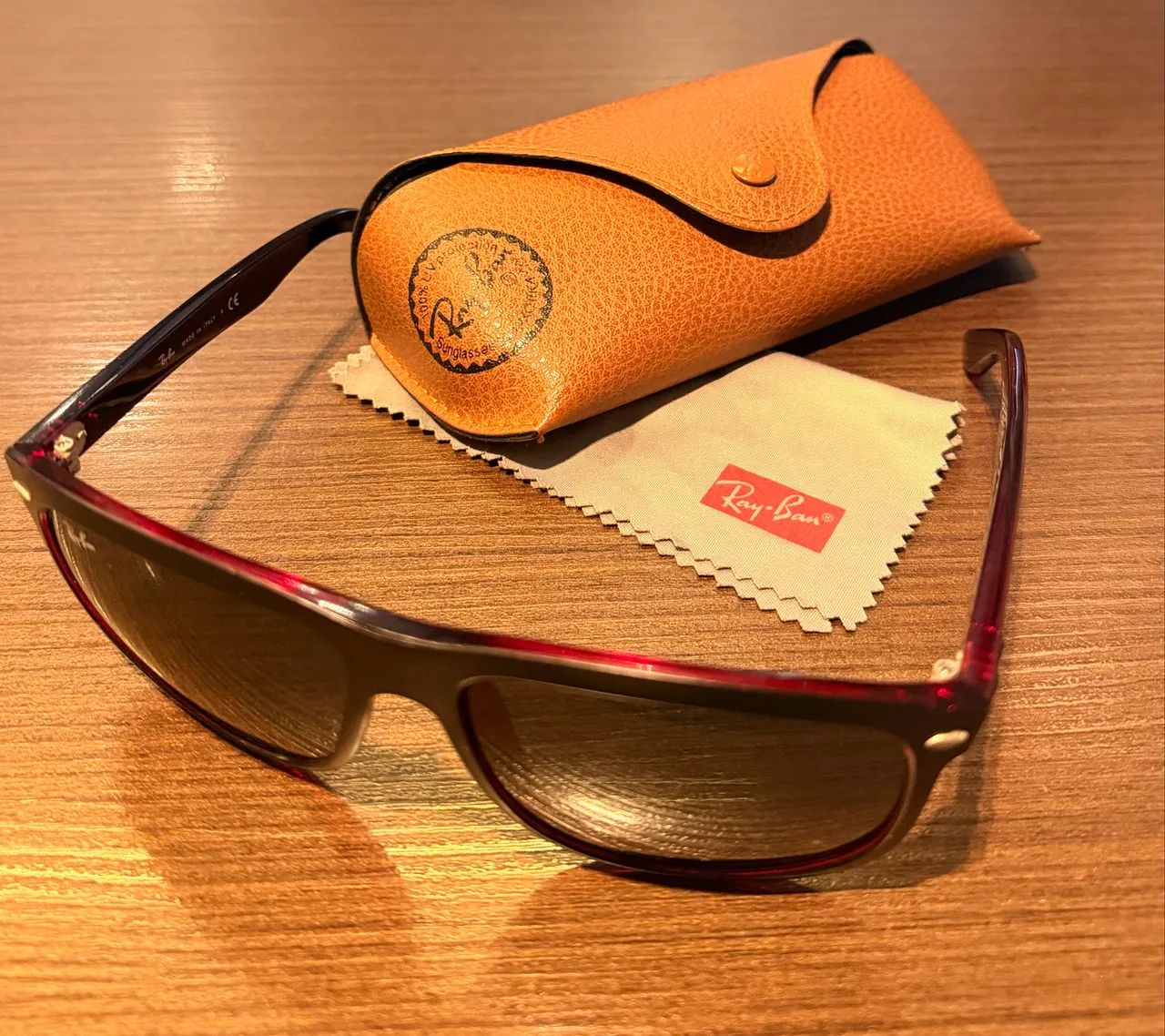 Óculos Ray-Ban RB4147