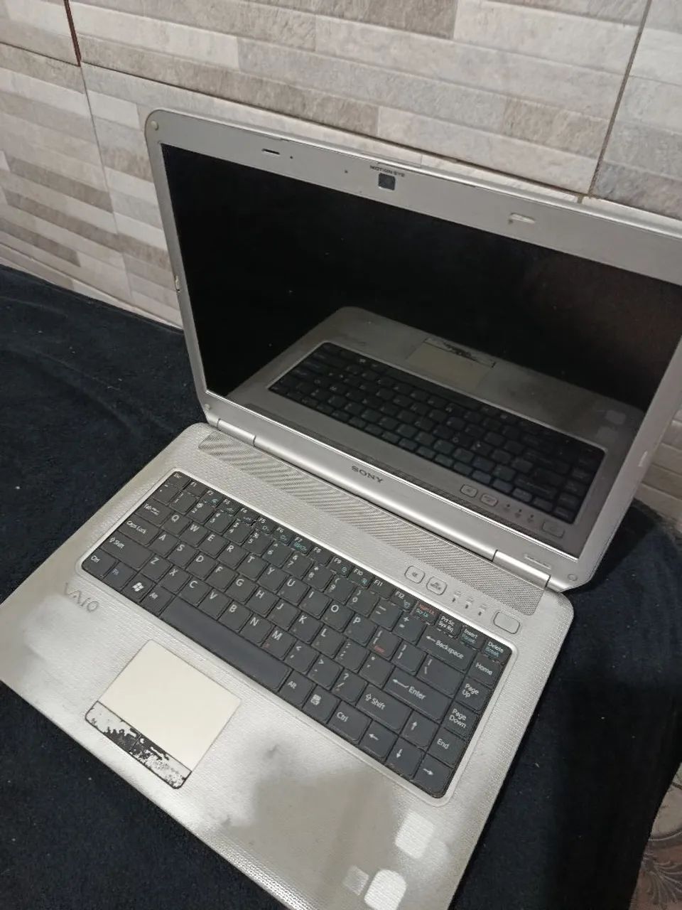 Notebook para retirar peças ou arrumar conector para usar