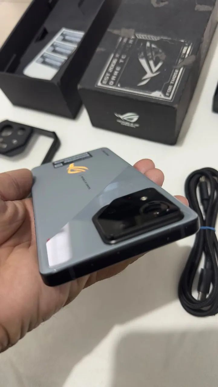 Asus Rog Phone 8 - Foto 5