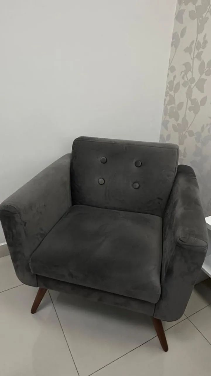 2 Poltronas Versa em Veludo Chumbo - Foto 4