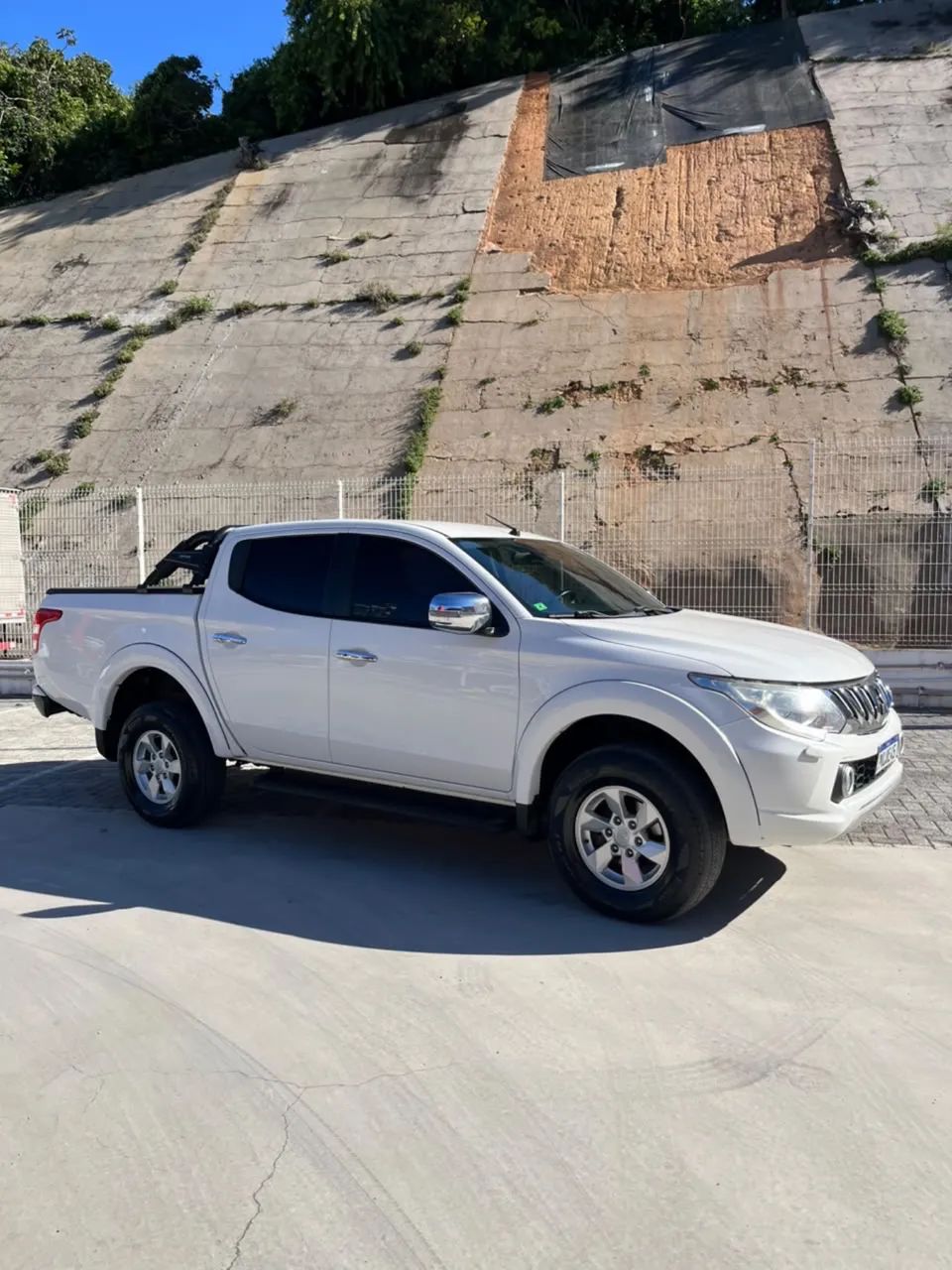 Mitsubishi L200 L200 Triton Sport HPE 2.4 CD Diesel Aut. 2017