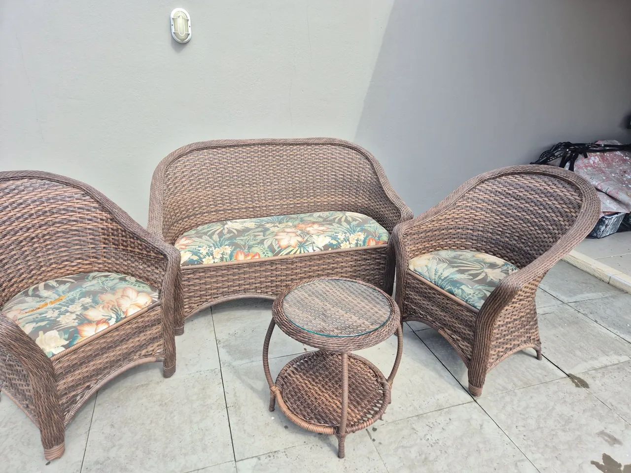 Vendo jogo de poltronas com mesa de centro para area externa. - Foto 4