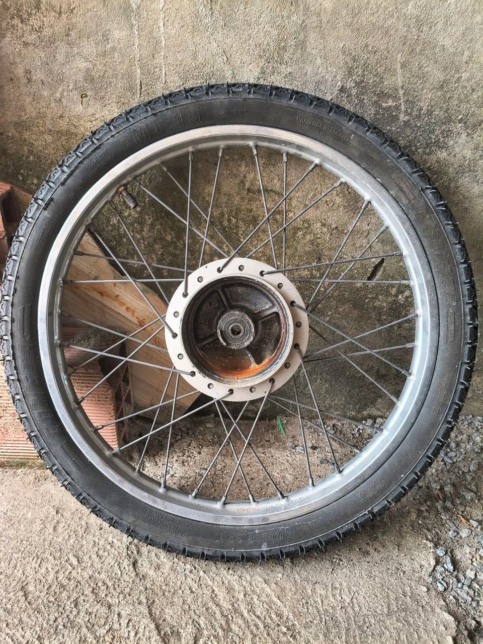 Pneu POP110