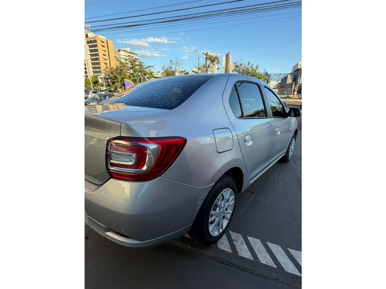 Renault Logan Zen Flex 1.0 12V 4P Mec. 2023 - Foto 5
