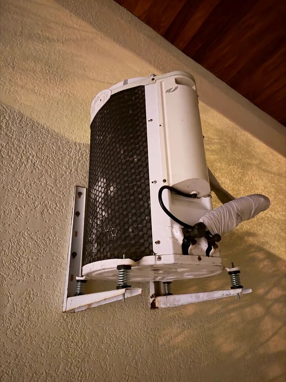 Ar condicionado 18.000 BTUS QUENTE E FRIO - Foto 2