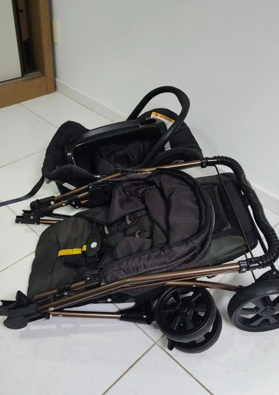 Vendo carrinho de bebê completo  - Foto 5