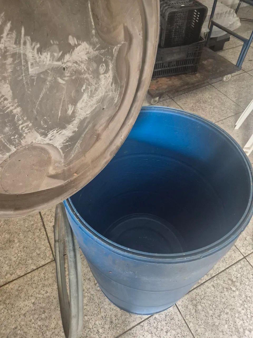 Tambor de 200L com trava e tampa - Foto 3