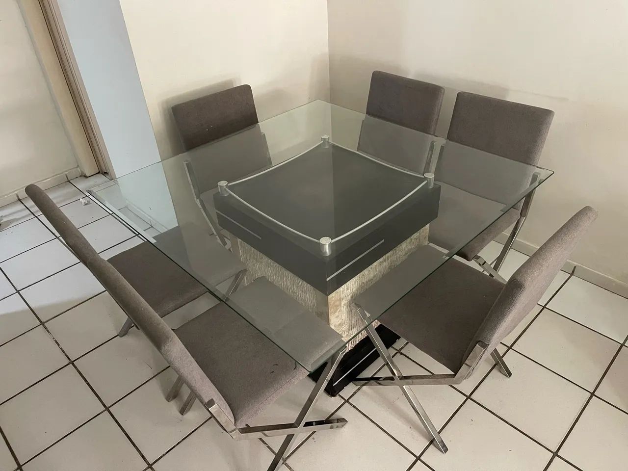 MESA DE JANTAR JACAÚNA