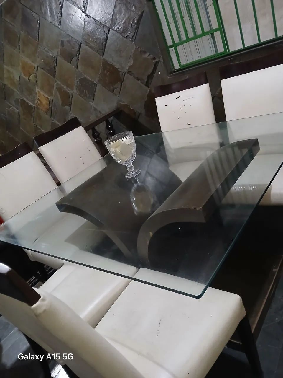 Mesa de vidro com 6 cadeiras - usado