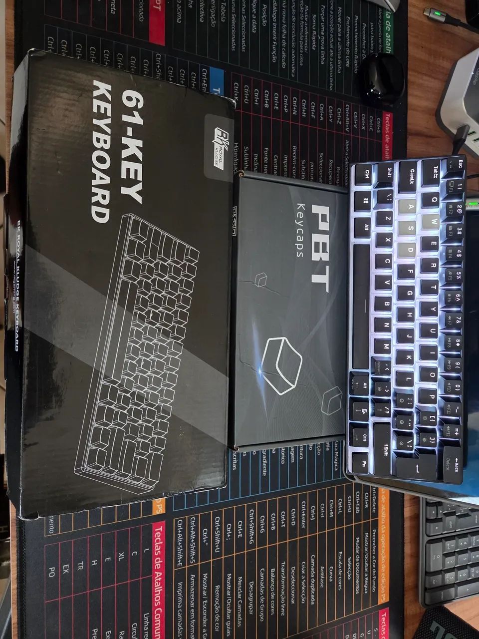 Teclado mecânico Rk Royal kludge 60% abnt 2