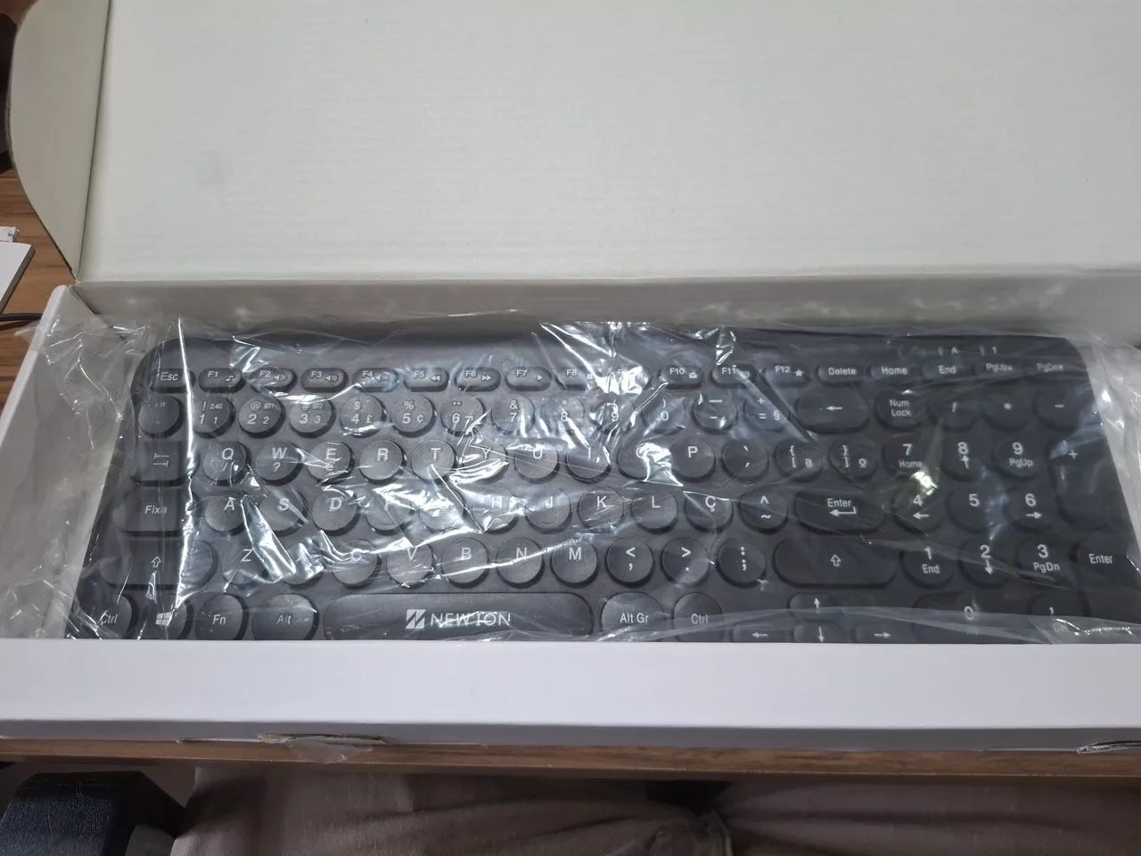 TECLADO + MOUSE SEM FIO ? R$ 80,00