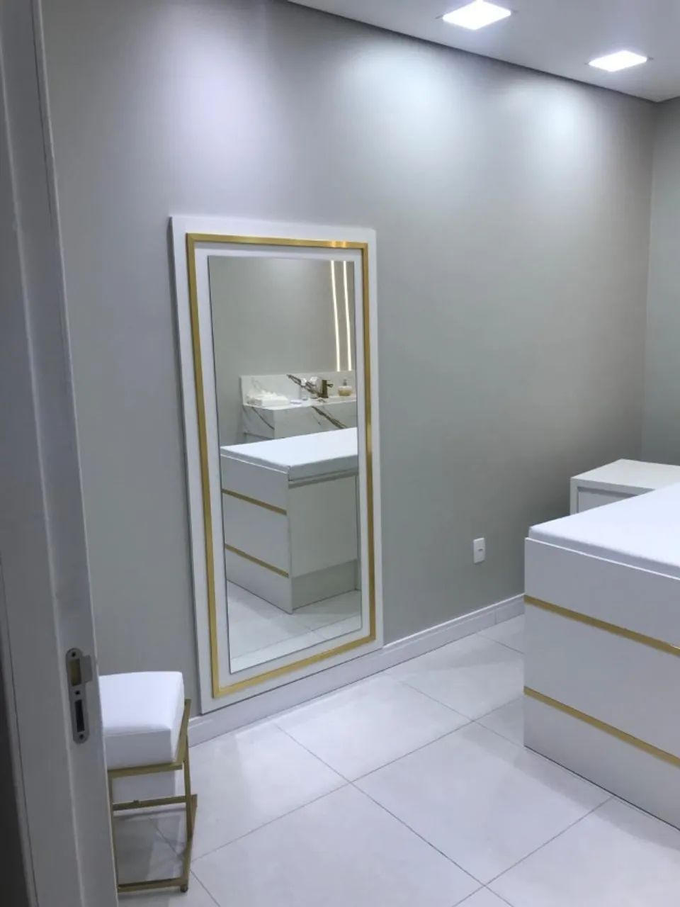 Espelho grande com fundo de MDF - Foto 2