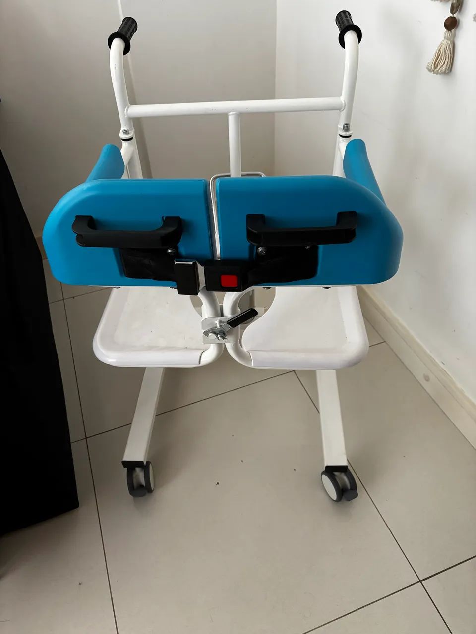 Cadeira de transferência idoso nova - Foto 4
