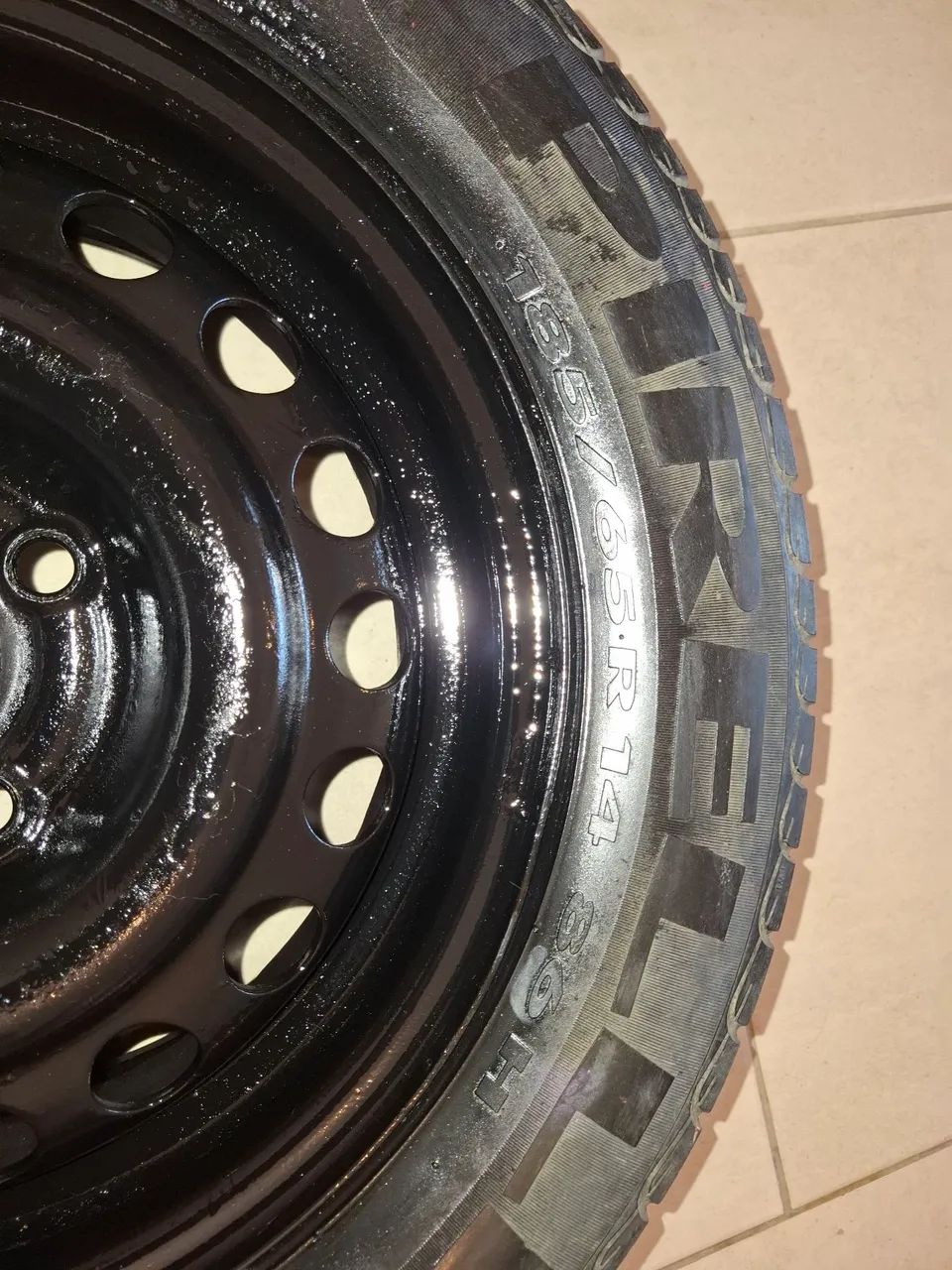 Roda de ferro aro 14 com pneu - Foto 3