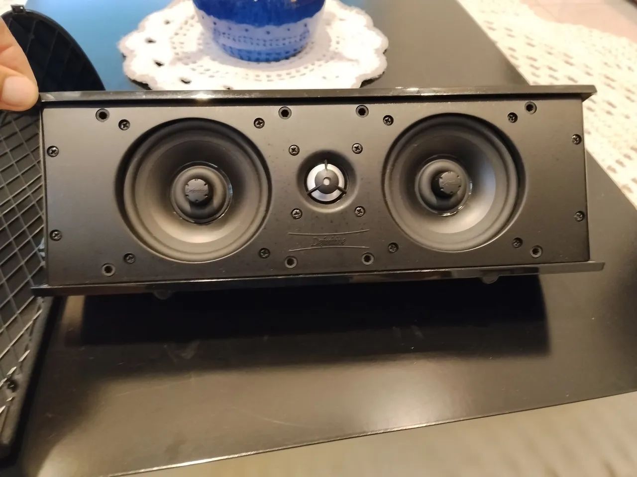 Vendo caixa central definitive pro cinema 1000 em ótimo estado  - Foto 3