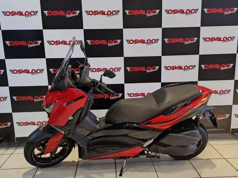 YAMAHA XMAX 2024 - Foto 3