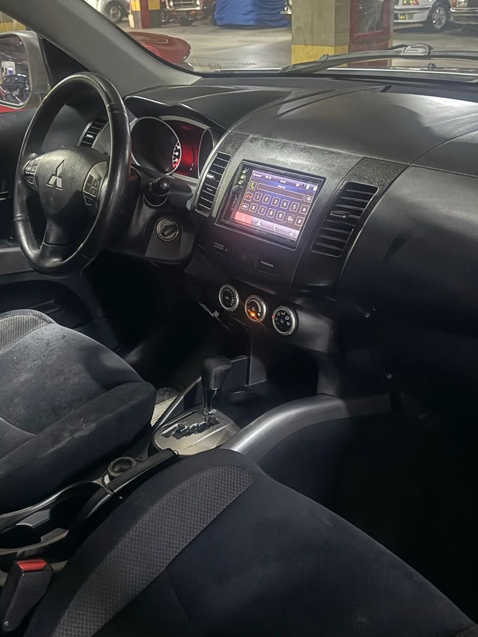 Mitsubishi Outlander OUTLANDER 2.4 16V 170cv Aut. 2011