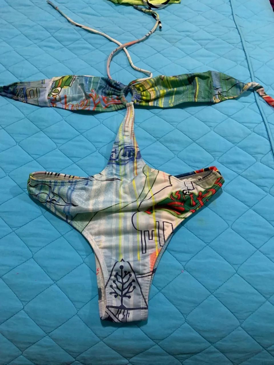 Biquíni tamanho 36 (veste P e M) 