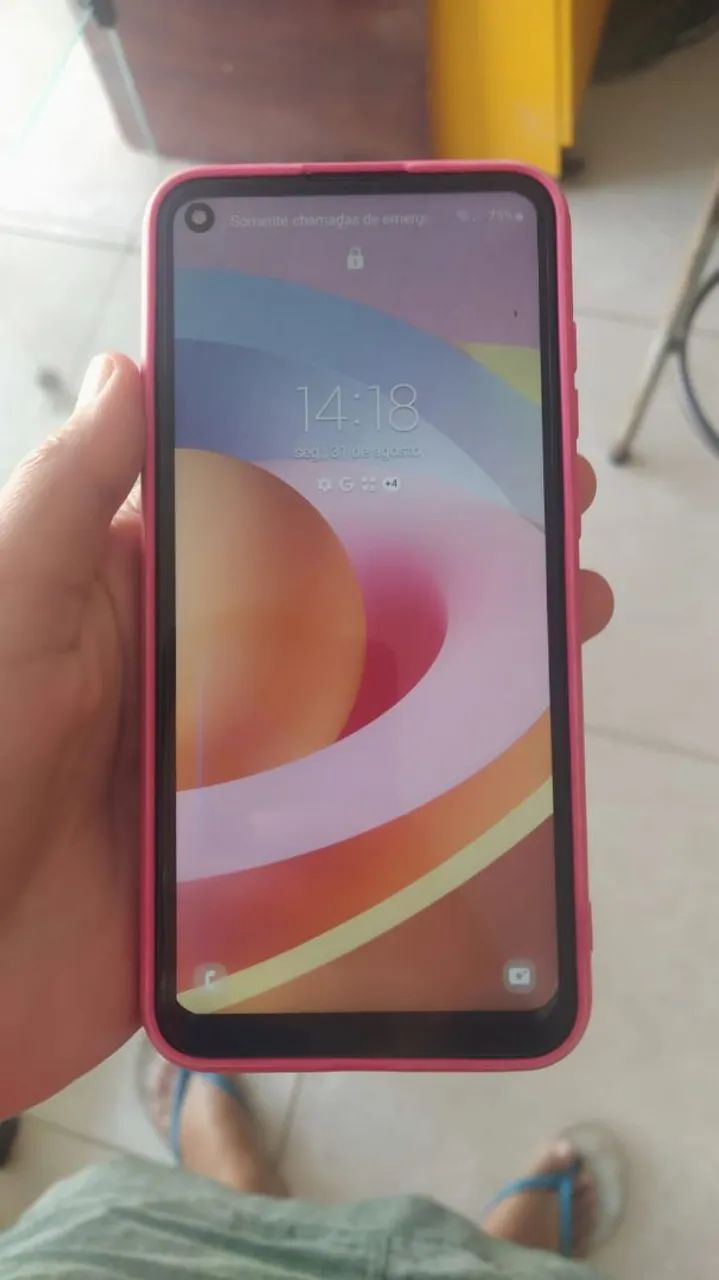A 11 semi novo 64 gb 