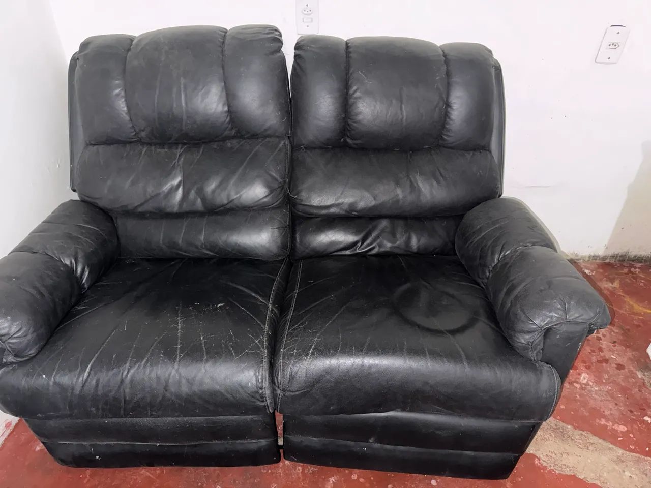 Leather Armchair470063281362718720