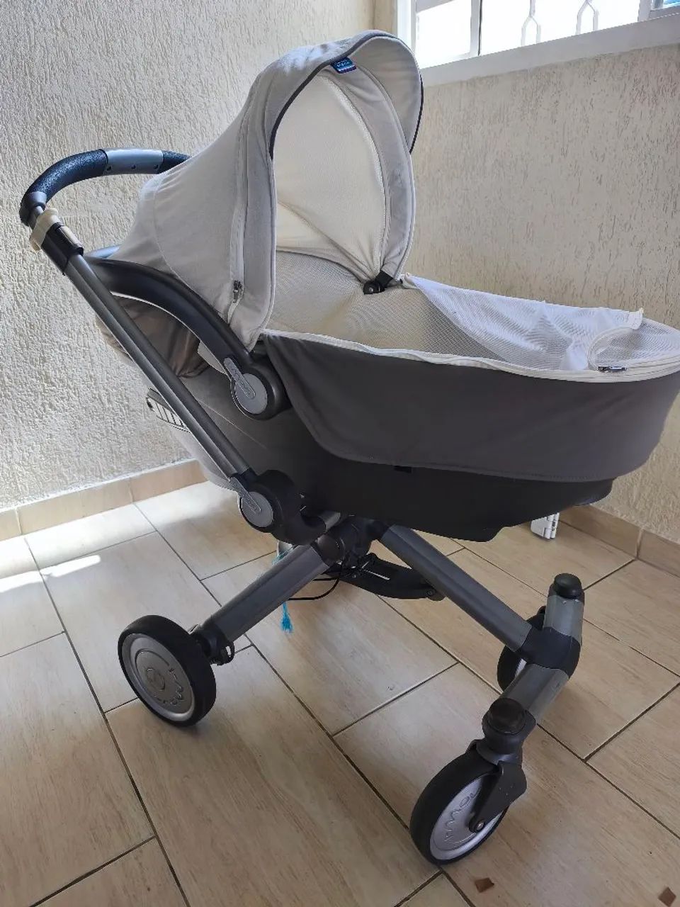 Carrinho de bebê com bebê conforto  - Foto 4