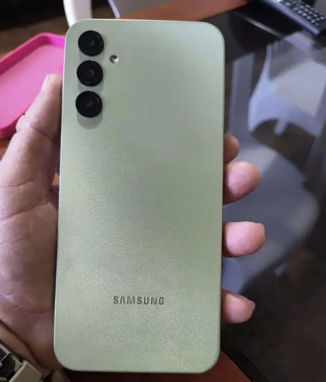 smartphone samsung galaxy A 14 com tela trincada mas funcionando normalmente  - Foto 5