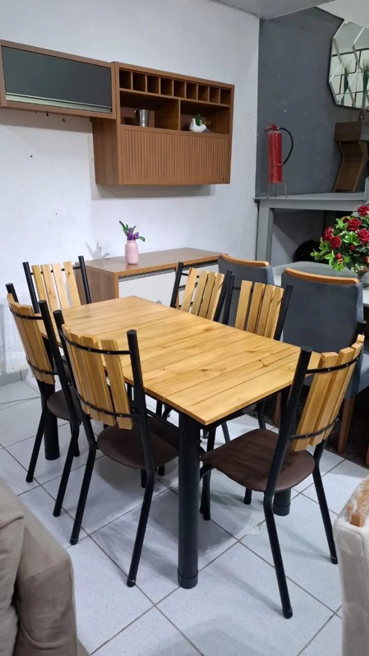  Conjunto de Jantar em Aço com Tampo em Madeira e 6 Cadeiras