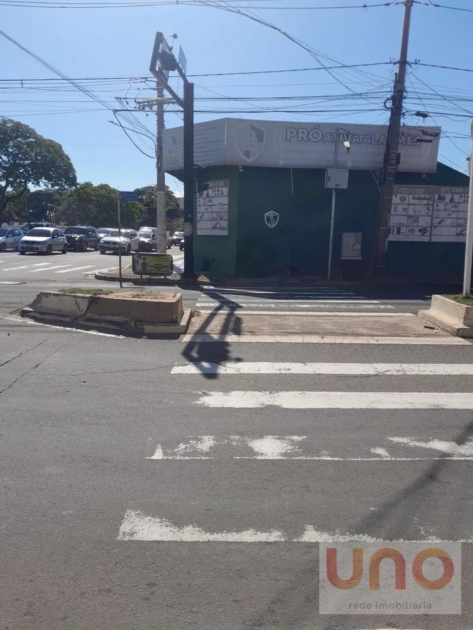 Imóvel de 418m² na esquina com a Av. Eduardo Elias Zahran