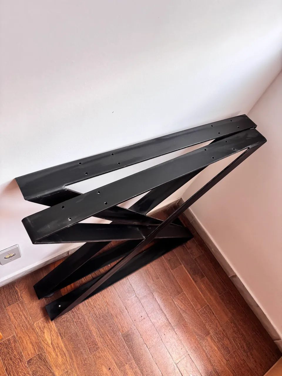Suporte de metal para mesa - Foto 2